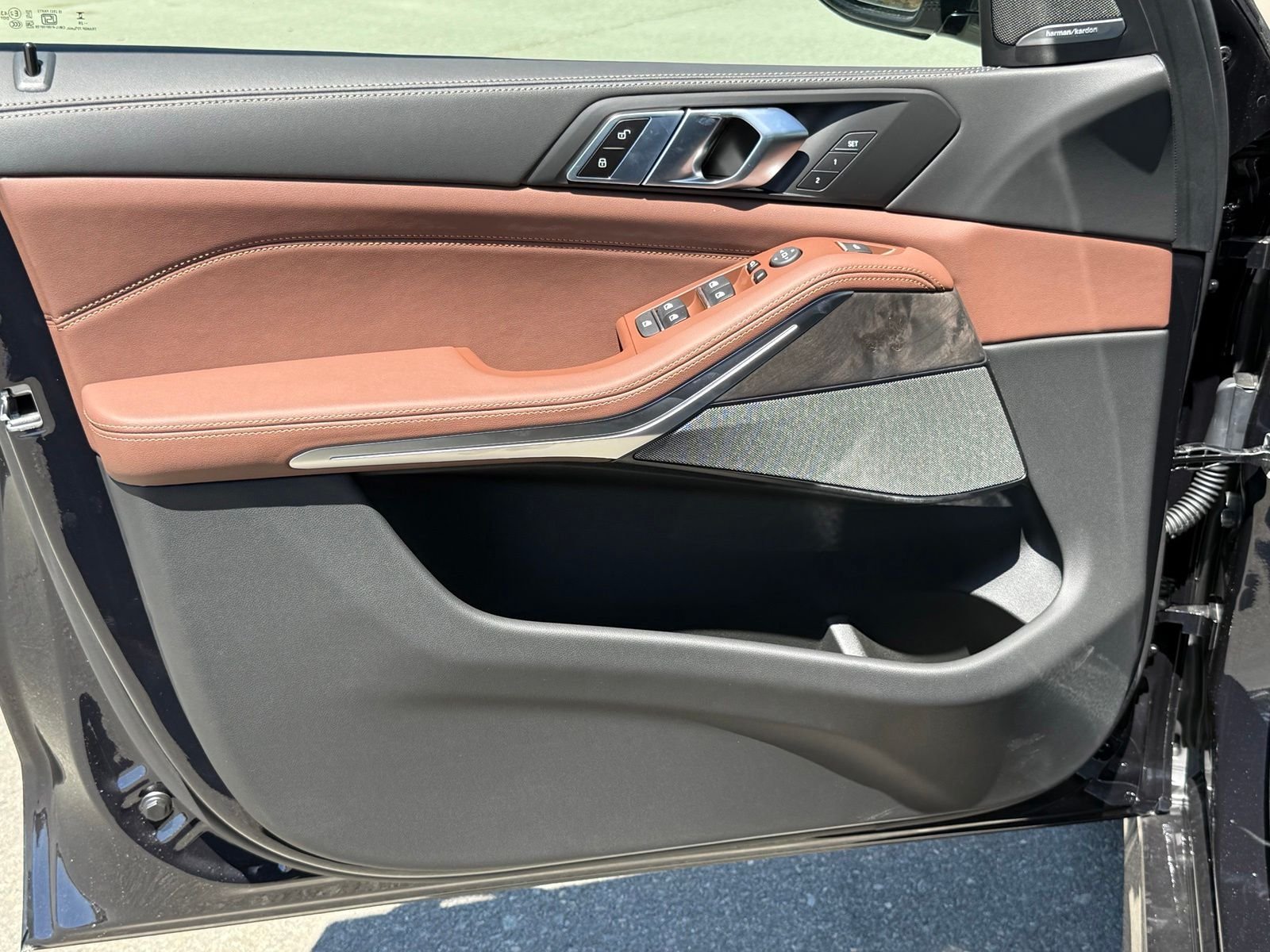 New 2026 Carbon Black Metallic BMW sDrive40i image 14