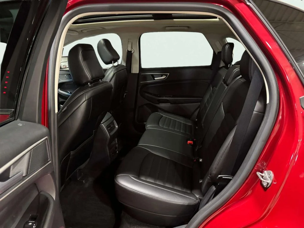 Used 2020 Rapid Red Metallic Tinted Clearcoat Ford SEL image 23