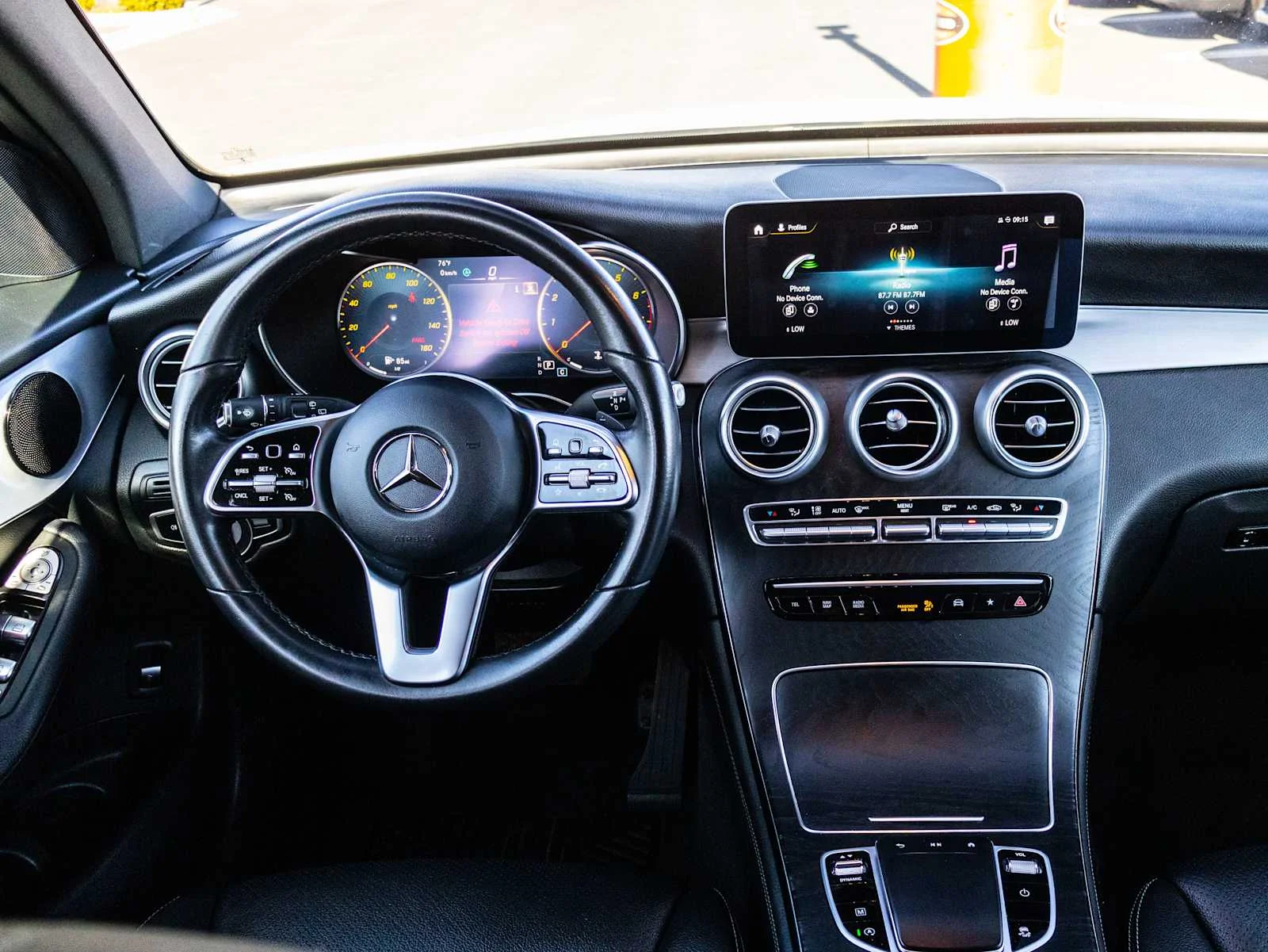Used 2020  Mercedes-Benz GLC 300 image 24