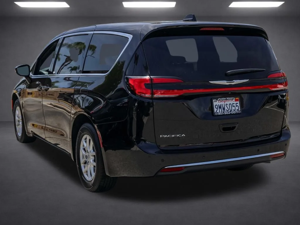 Used 2024 Black Chrysler Touring image 6