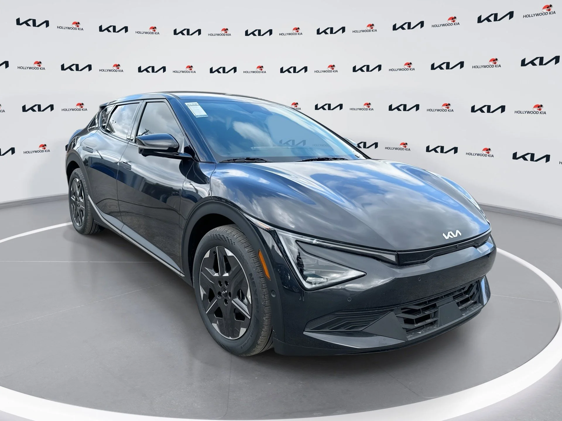 2025 Kia EV6 Light L/R's photo