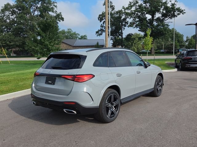New 2027 MANUFAKTUR Alpine Grey Mercedes-Benz GLC300 image 3