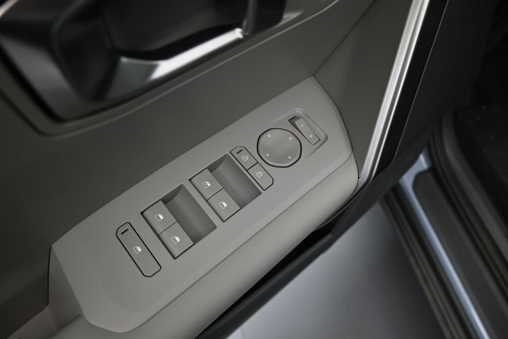 New 2027 Pale Gray Kia S image 6
