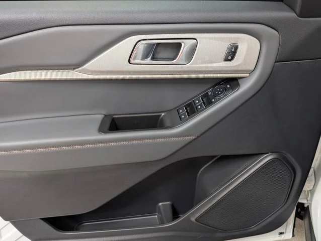 New 2026 Star White Metallic Tri-Coat Ford Active image 38