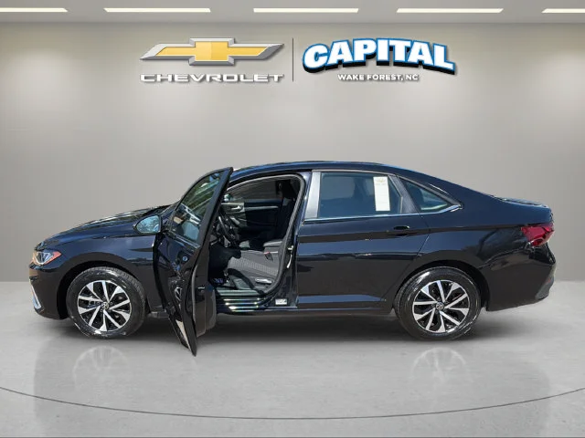 Used 2025  Volkswagen 1.5T S image 9
