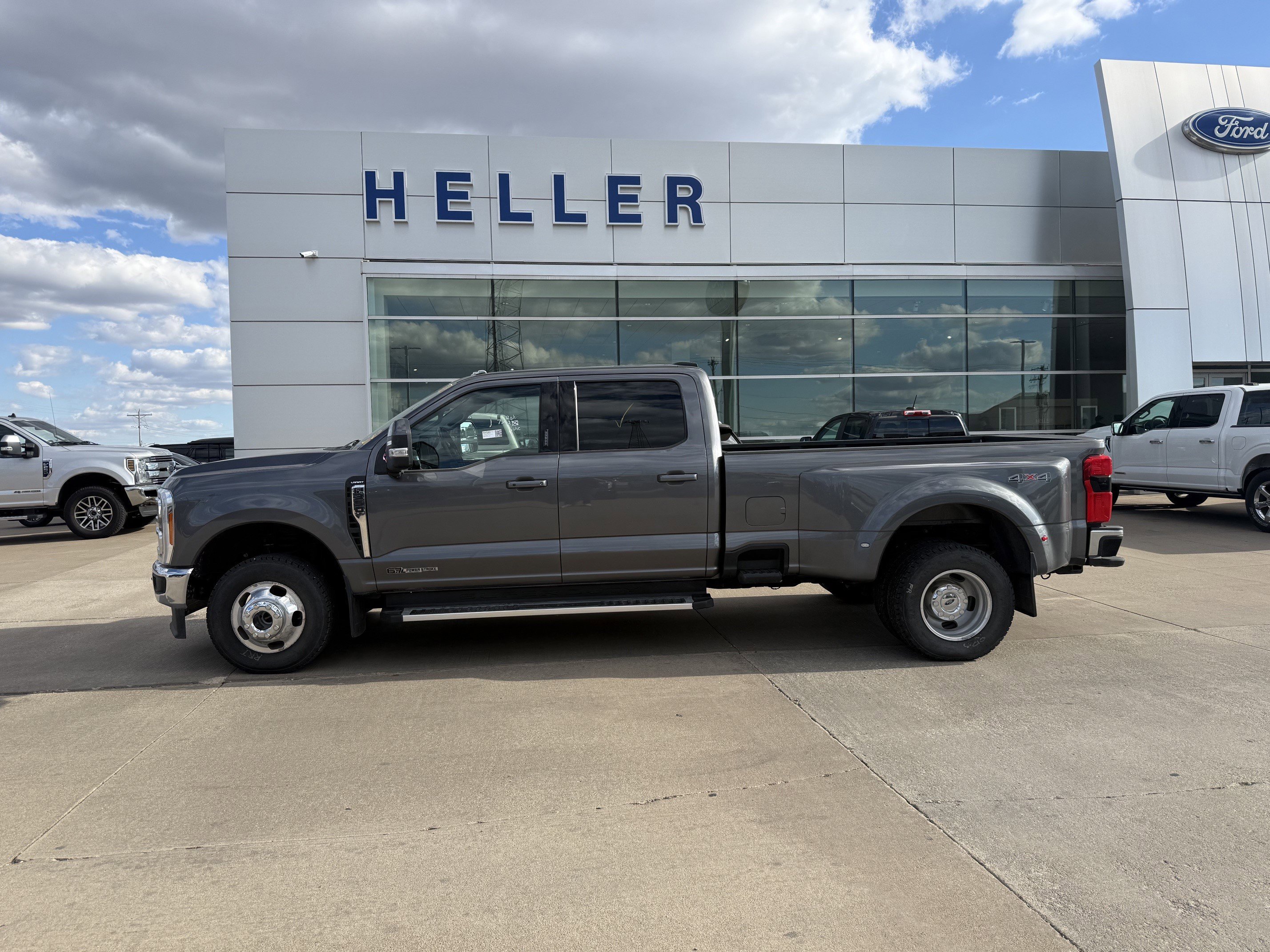 Used 2023 Carbonized Gray Metallic Ford LARIAT image 3