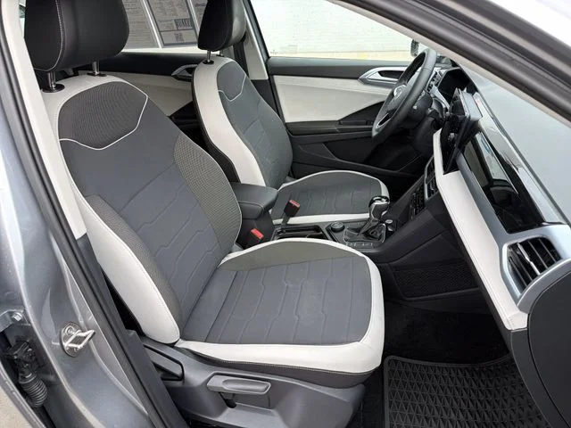 Used 2025 Silver Volkswagen 1.5T SE image 25