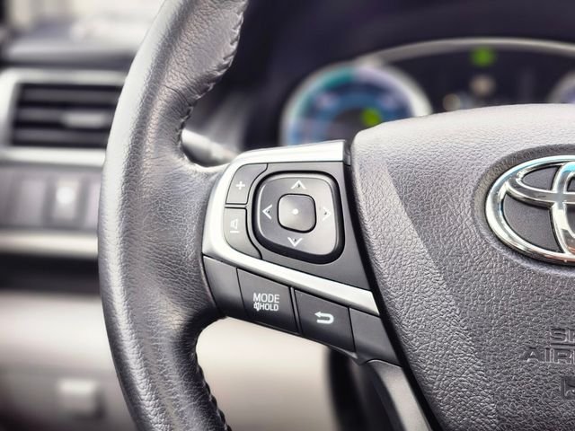 Used 2015 Gray Toyota XLE image 30