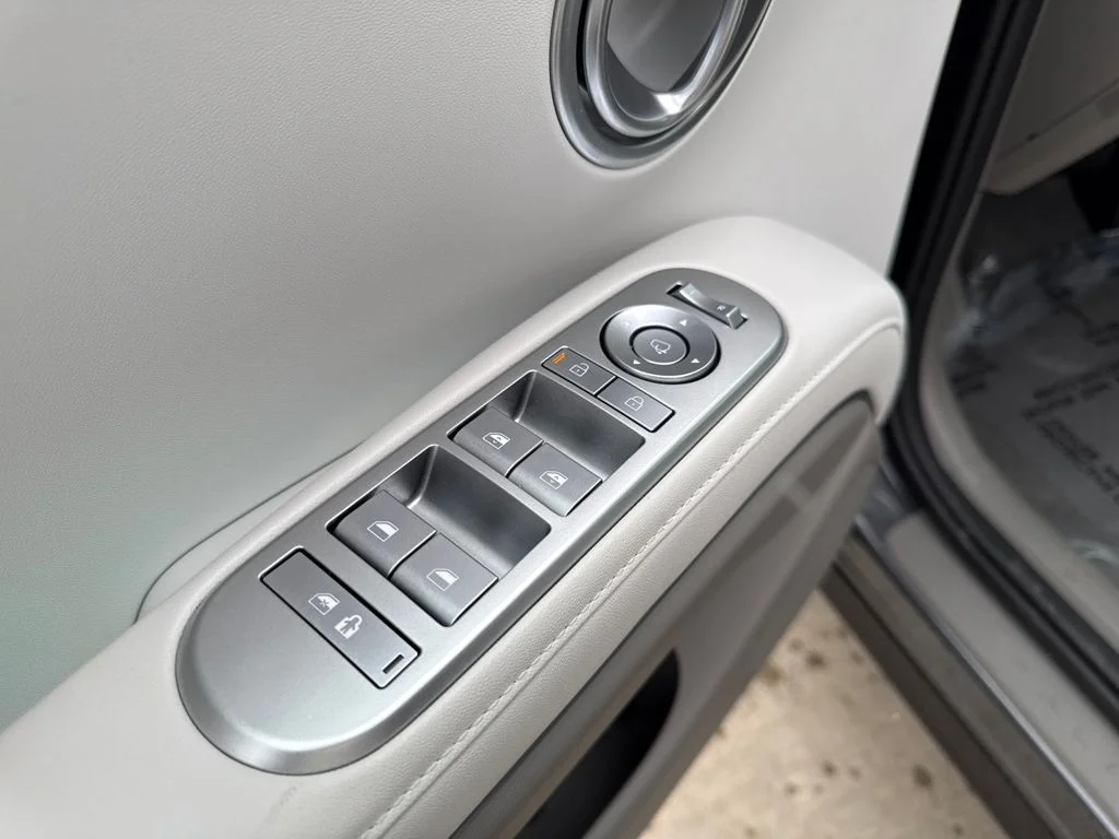 New 2026 Gray Hyundai SEL Premium image 11