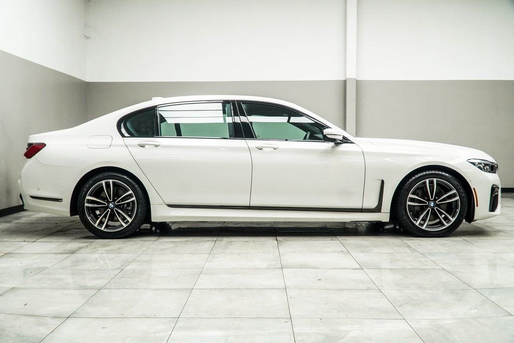 Used 2021 White BMW 740i xDrive image 6