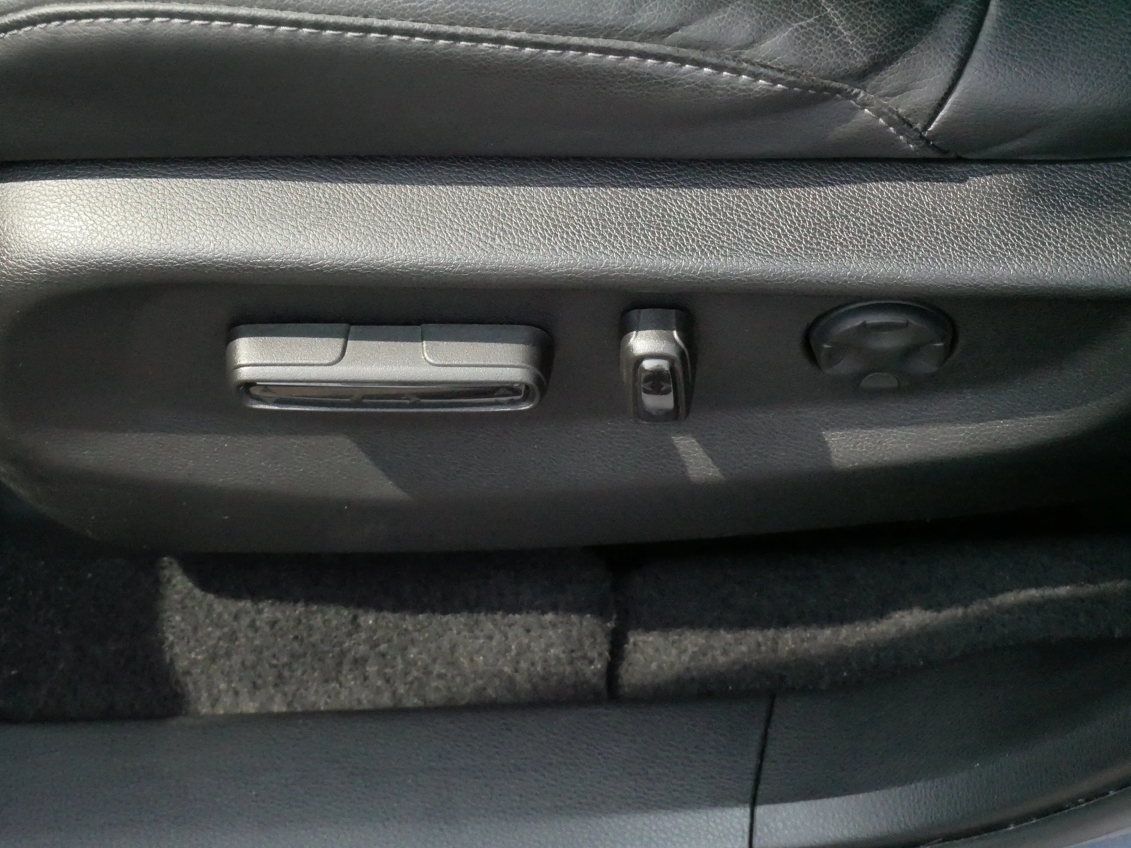 Used 2022 Sonic Gray Pearl Honda Touring image 18