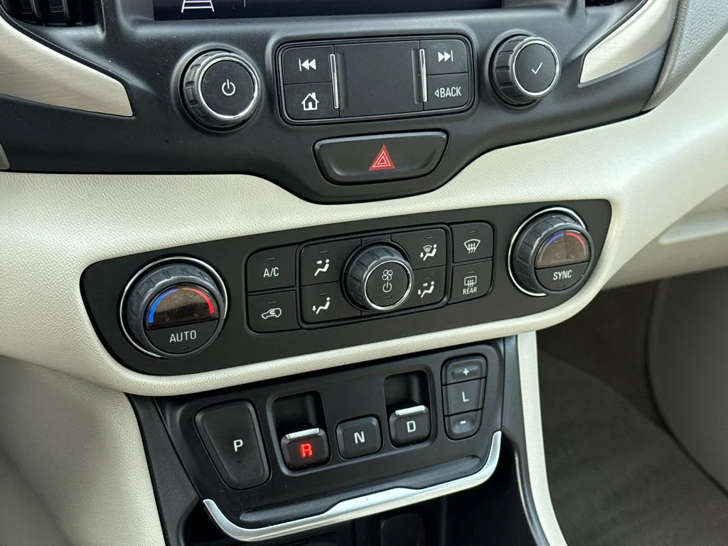 Used 2020 White GMC Denali image 27