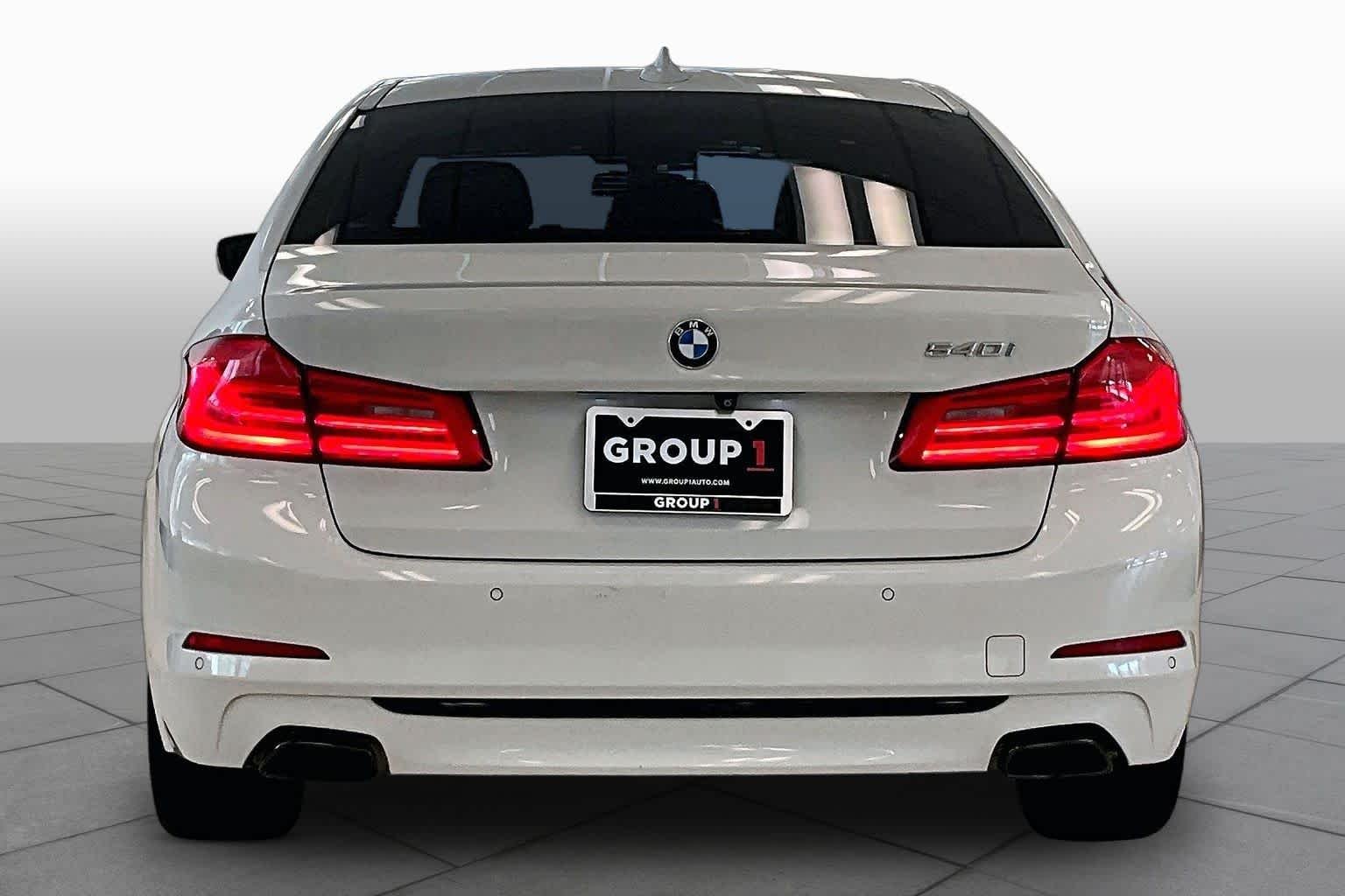 Used 2019 Alpine White BMW 540i image 4