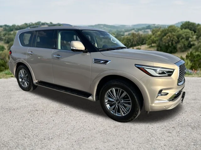 2022 INFINITI QX80 LUXE