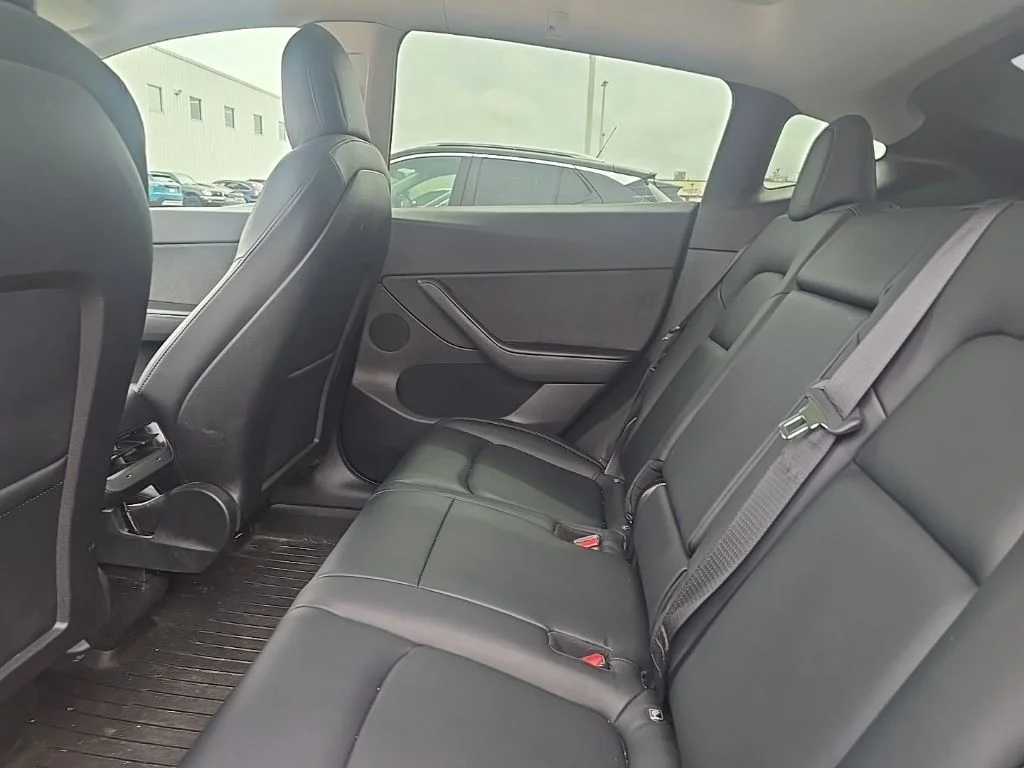 Used 2021  Tesla Long Range image 6