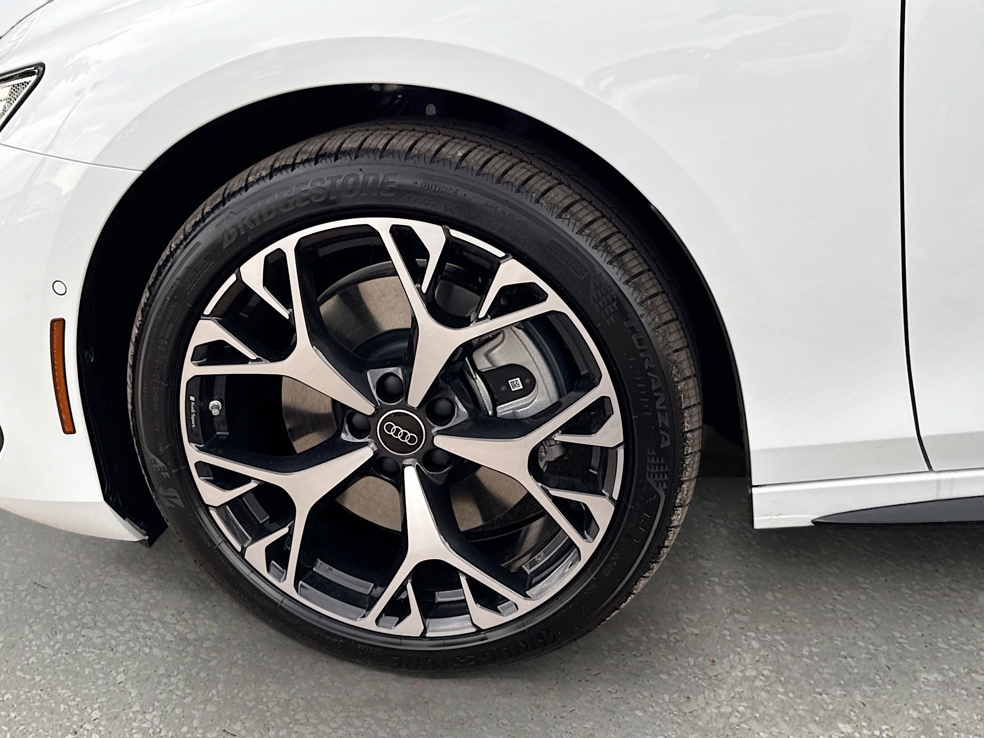 New 2026 GLACIER WHT MET Audi Premium Plus image 40