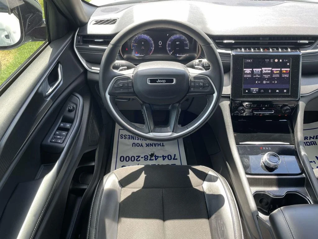 Used 2023 White Jeep Altitude X image 12