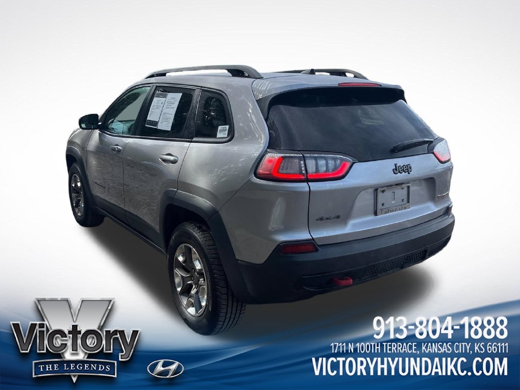 Used 2019 Silver Jeep Trailhawk image 3