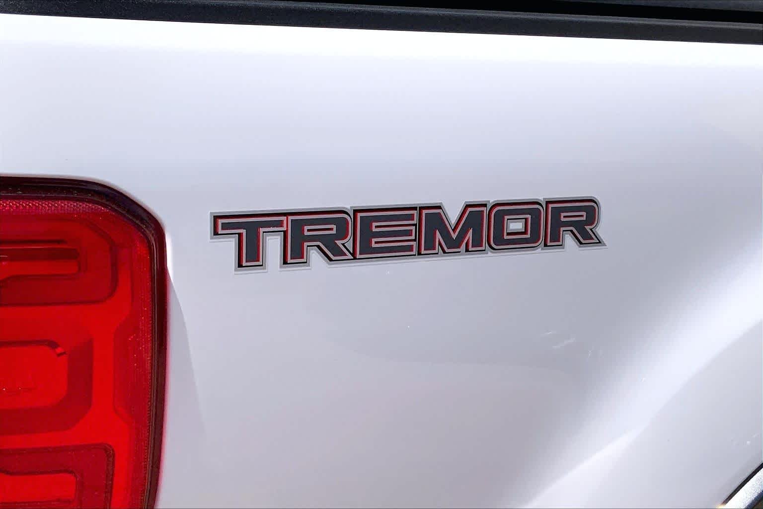 Used 2023 Oxford White Ford XLT image 31