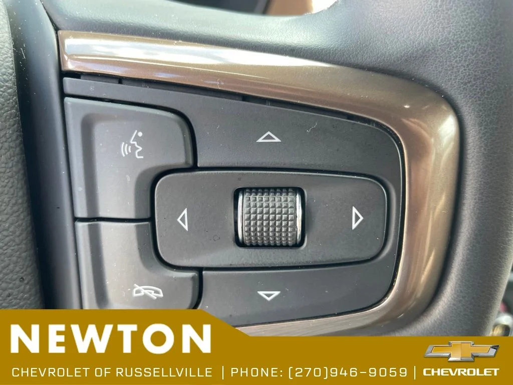 Used 2024 Pearl Chevrolet High Country image 17