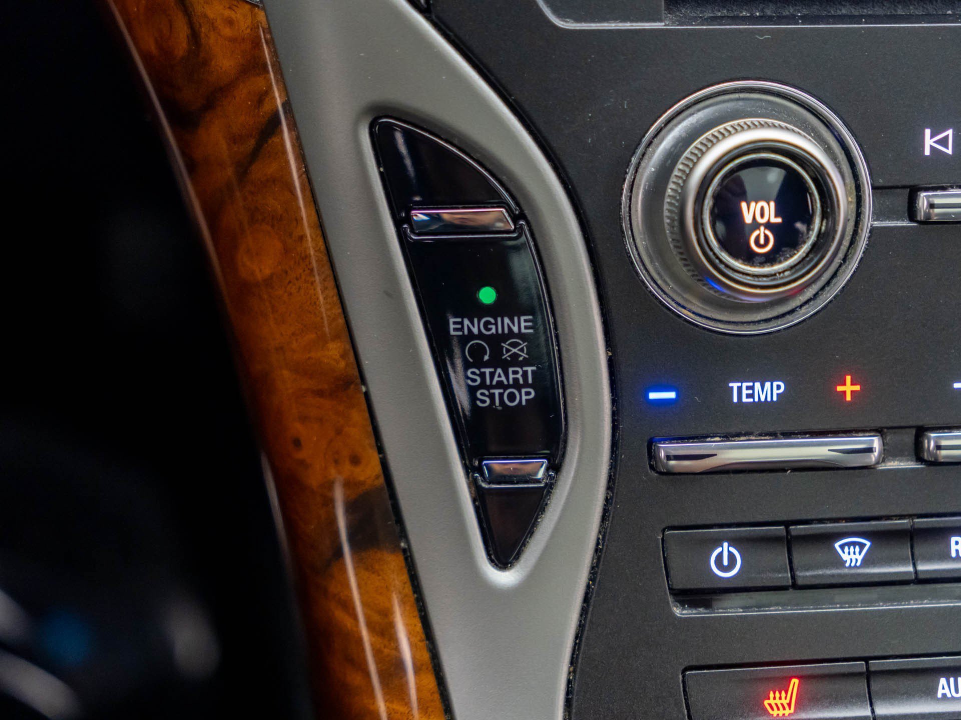Used 2019 Black Lincoln Select image 21