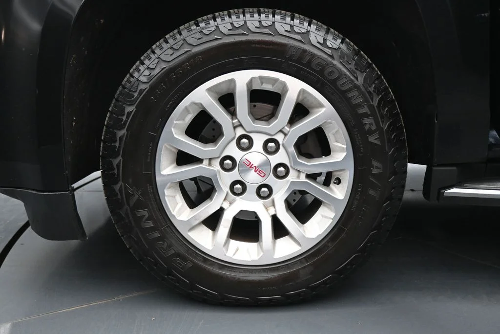 Used 2019 Black GMC SLT image 26
