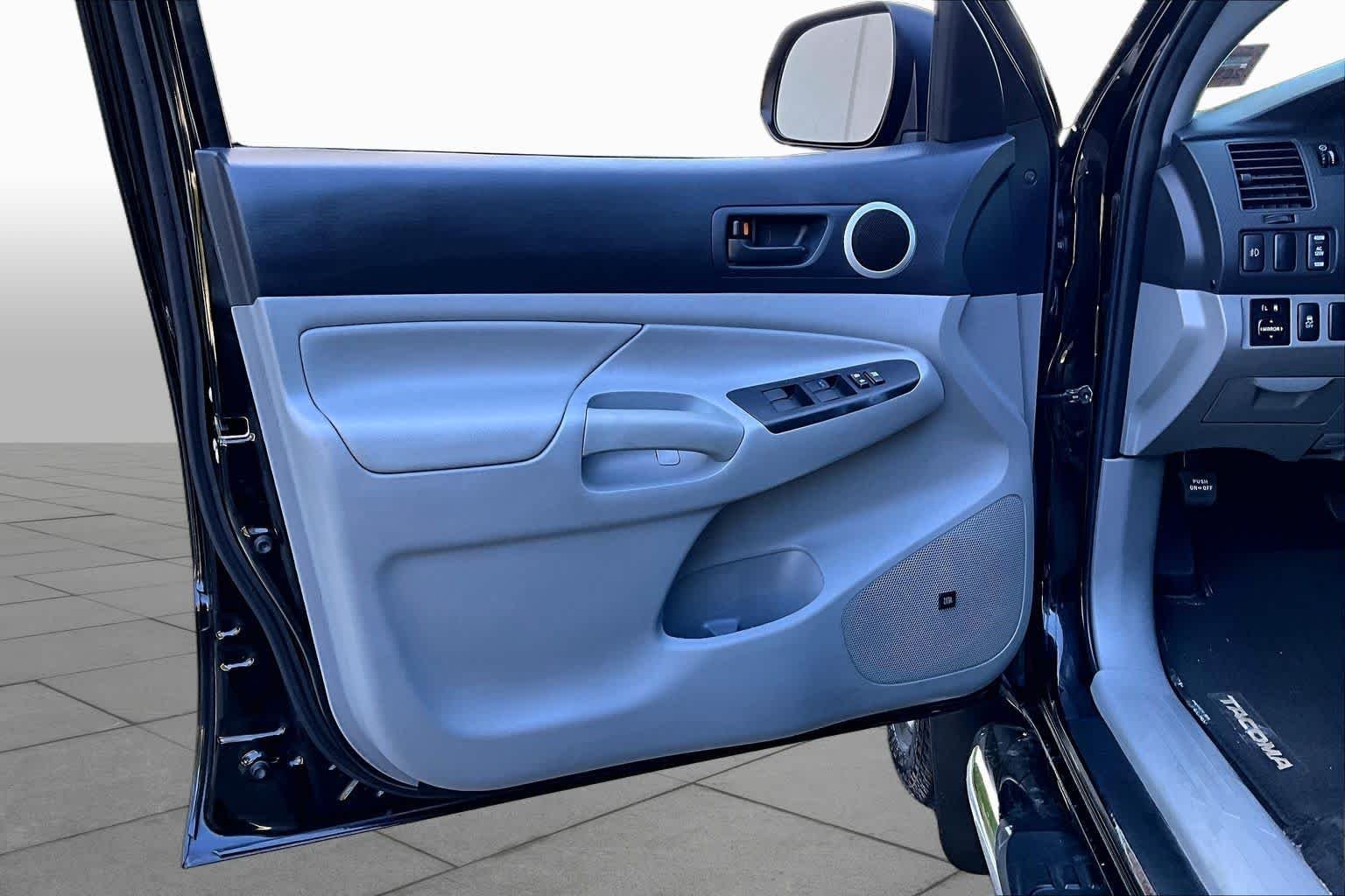 Used 2013 Black Toyota  image 22