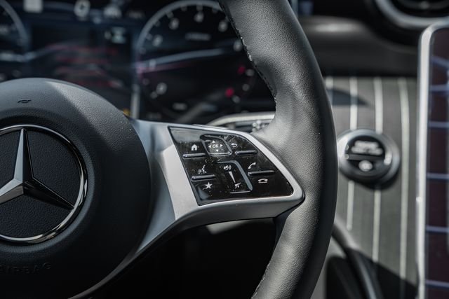 New 2026 Polar White Mercedes-Benz GLC 300 image 30