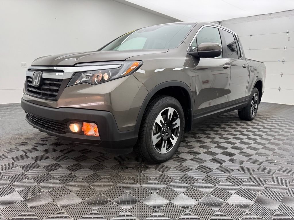 Used 2020 Pacific Pewter Metallic Honda RTL image 15