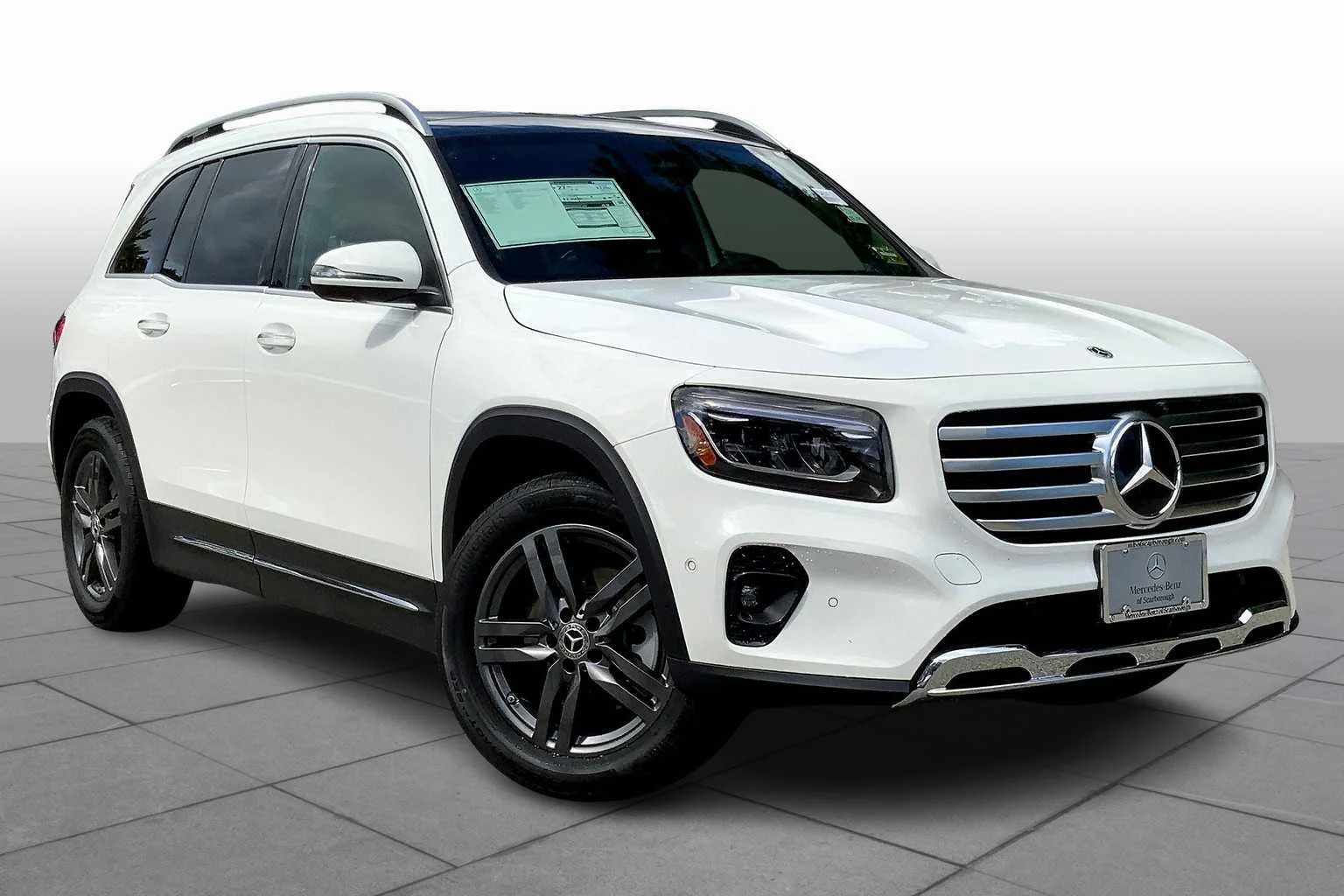 Certified Used 2026 Polar White Mercedes-Benz GLB 250 image 2
