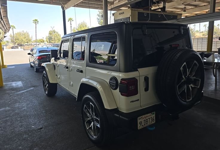 Used 2024 White Jeep Sport S 4xe image 3