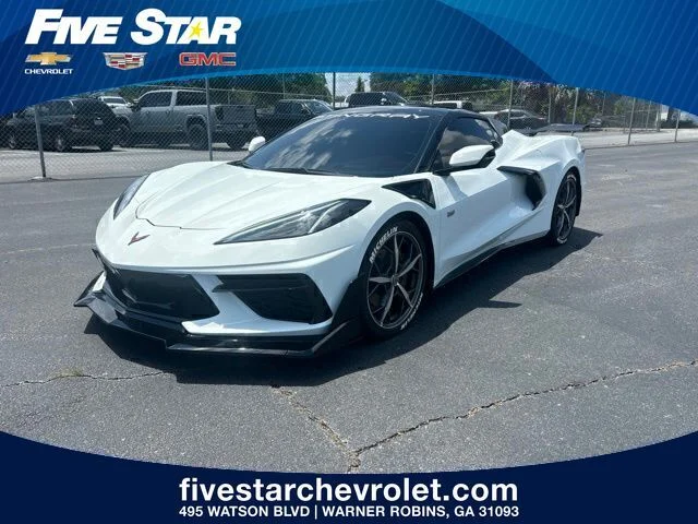 Used 2021 White Chevrolet Stingray image 1