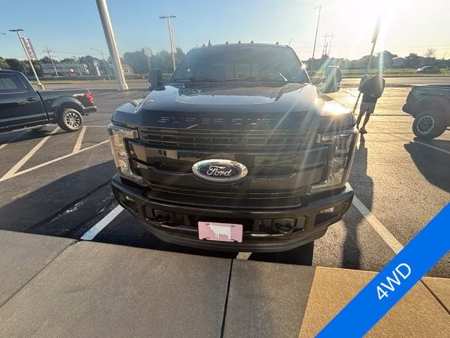 Used 2019 Agate Black Metallic Ford Lariat image 2