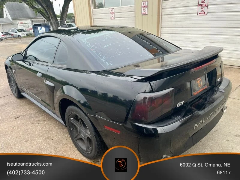 Used 2004  Ford GT Deluxe Coupe 2D image 5