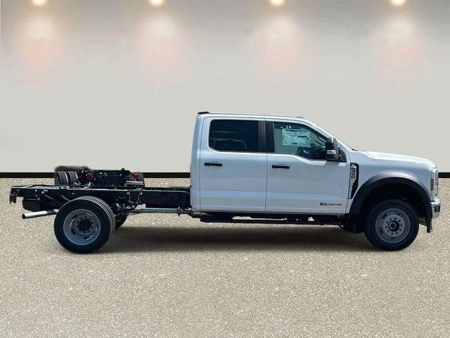 New 2026 Oxford White Ford F-450® XL image 4