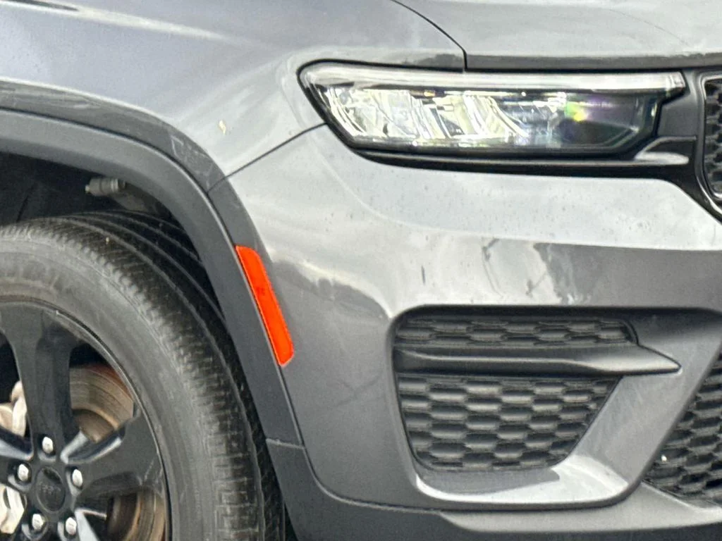 Used 2024 Gray Jeep Altitude X image 5