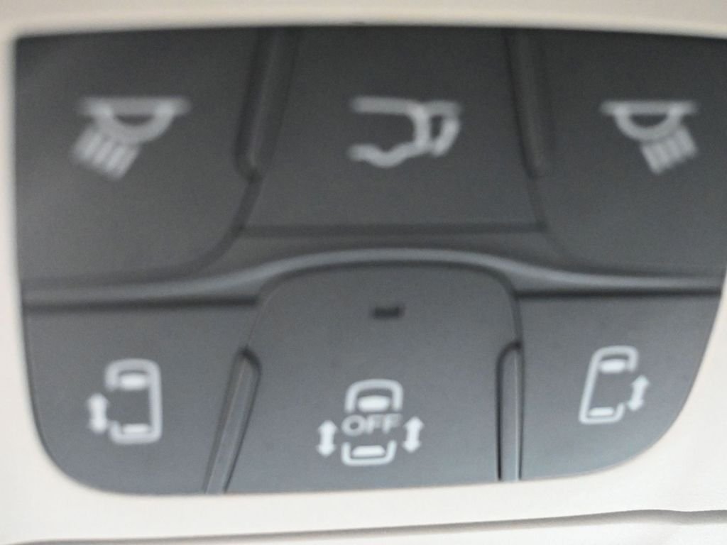 Used 2023 Black Chrysler Touring L image 22