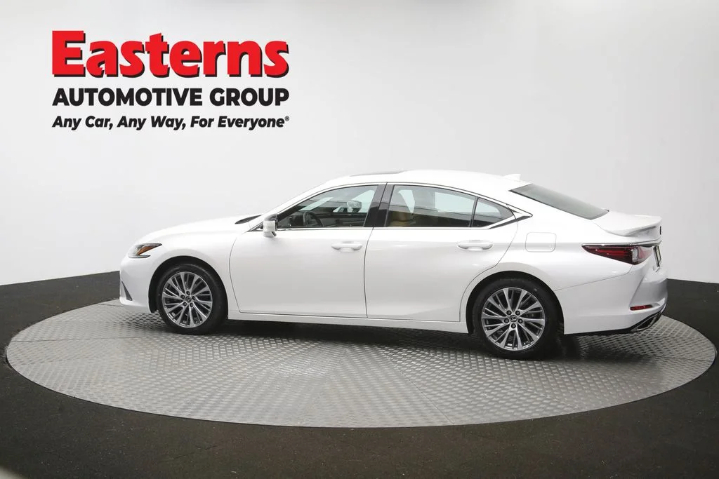 Used 2021 White Lexus 350 image 64