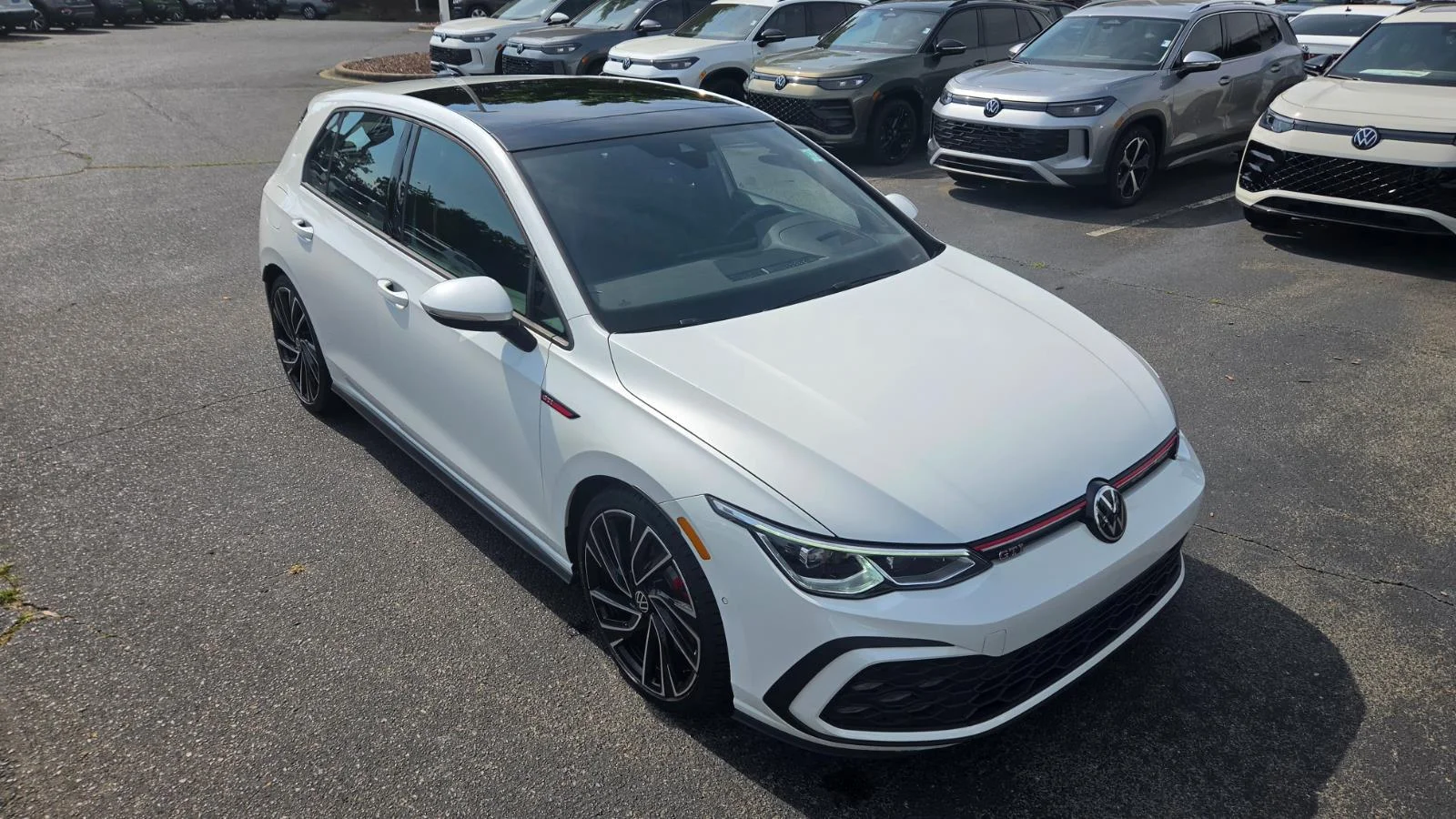 Used 2023 Opal White Pearl Volkswagen Autobahn image 8