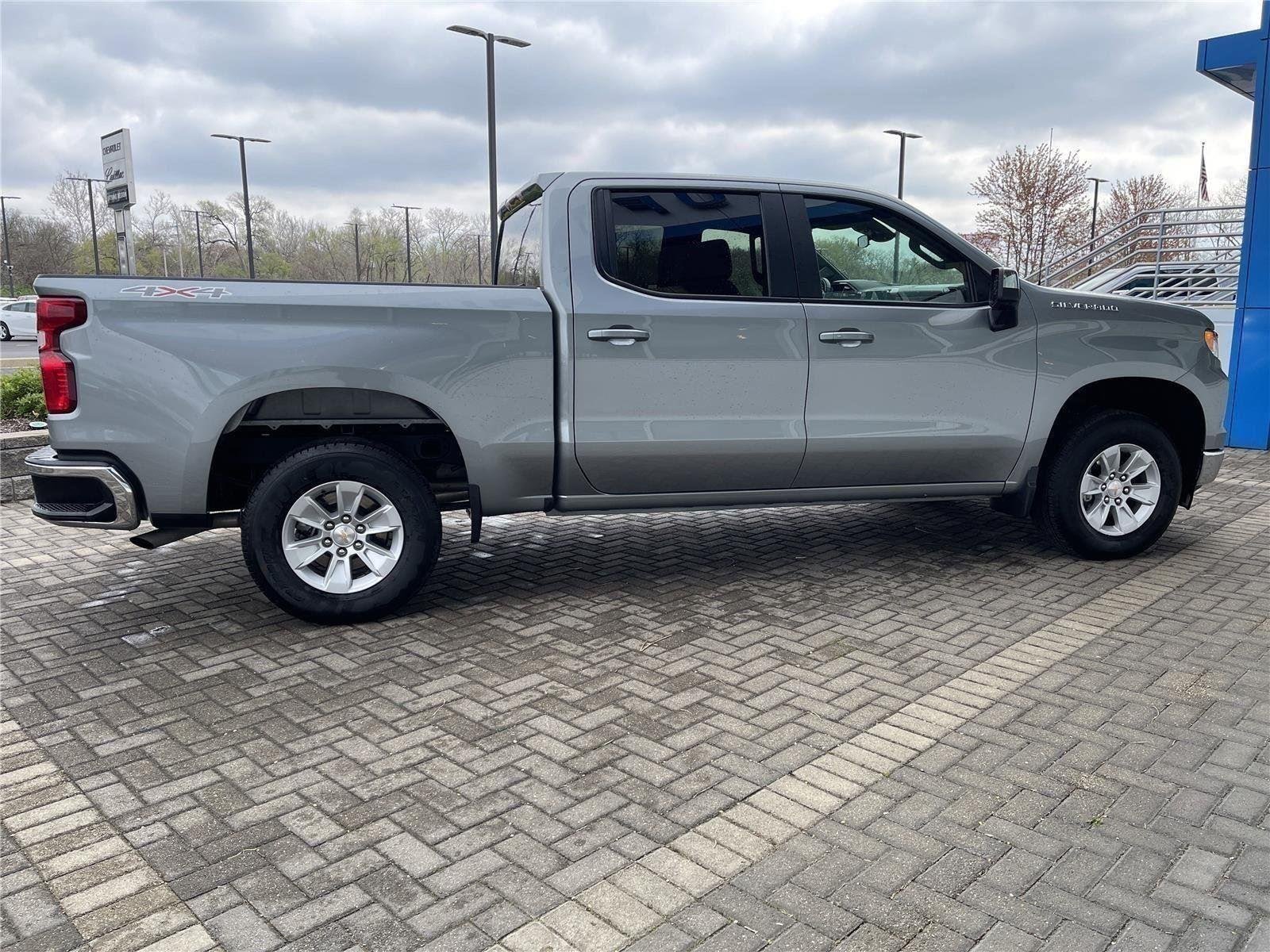 2025 Chevrolet Silverado 1500 LT - Photo 6