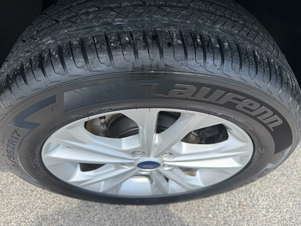 Used 2018 Black Ford SE image 10