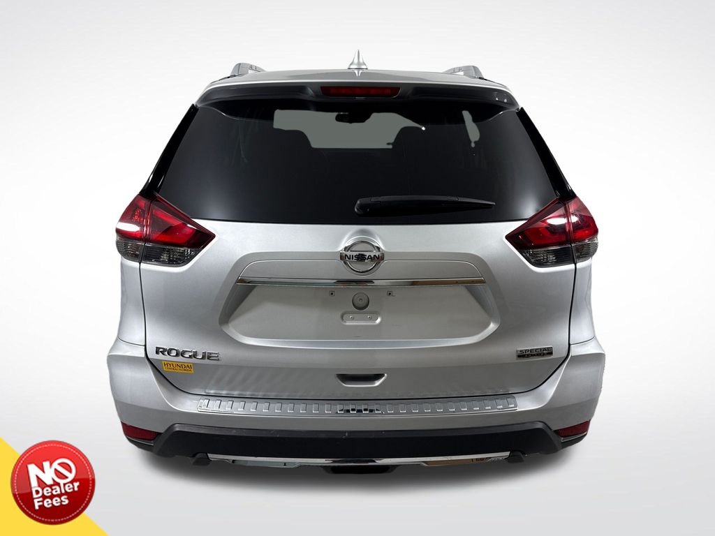 Used 2019 Silver Nissan S image 5