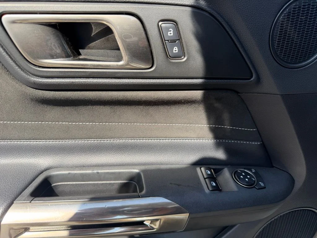 Used 2017 White Ford Shelby GT350 image 19