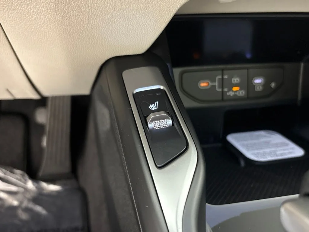 New 2026 White Kia S image 38