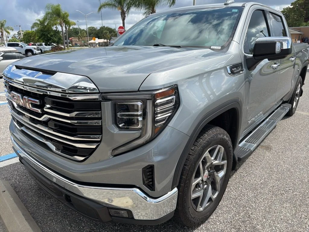 2024 GMC Sierra 4WD Crew Cab Short Box SLT's photo