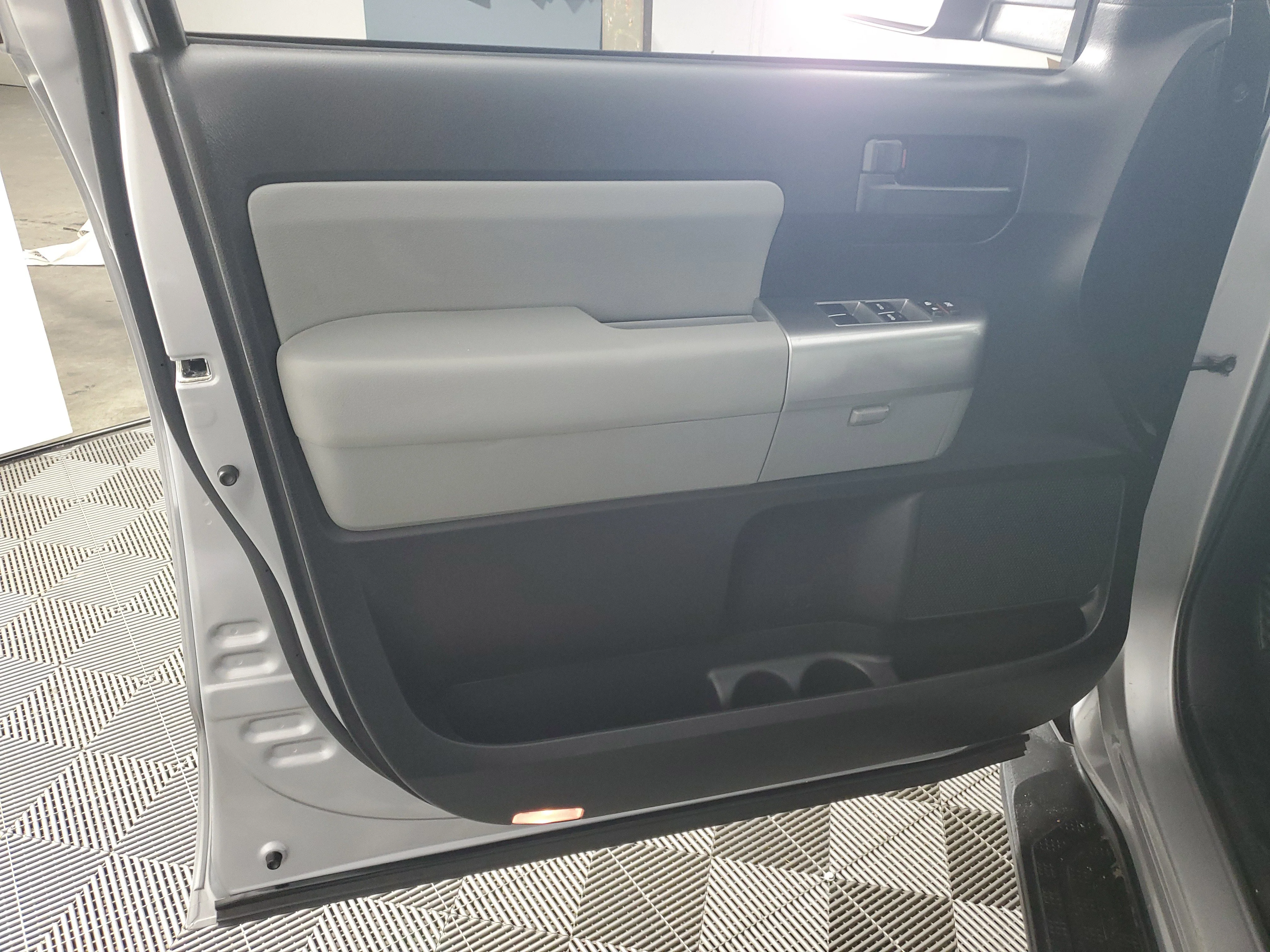 Used 2019 Silver Sky Metallic Toyota SR5 image 27