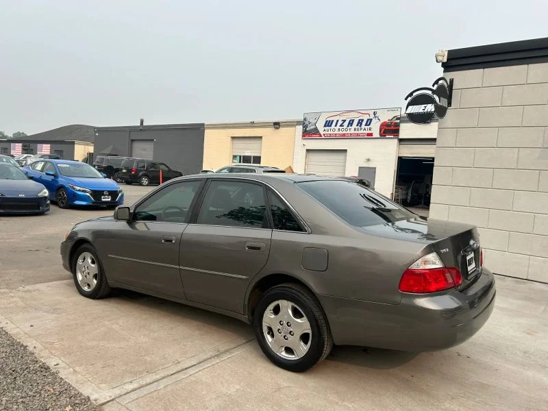 Used 2004 Gray Toyota XLS Sedan 4D image 7