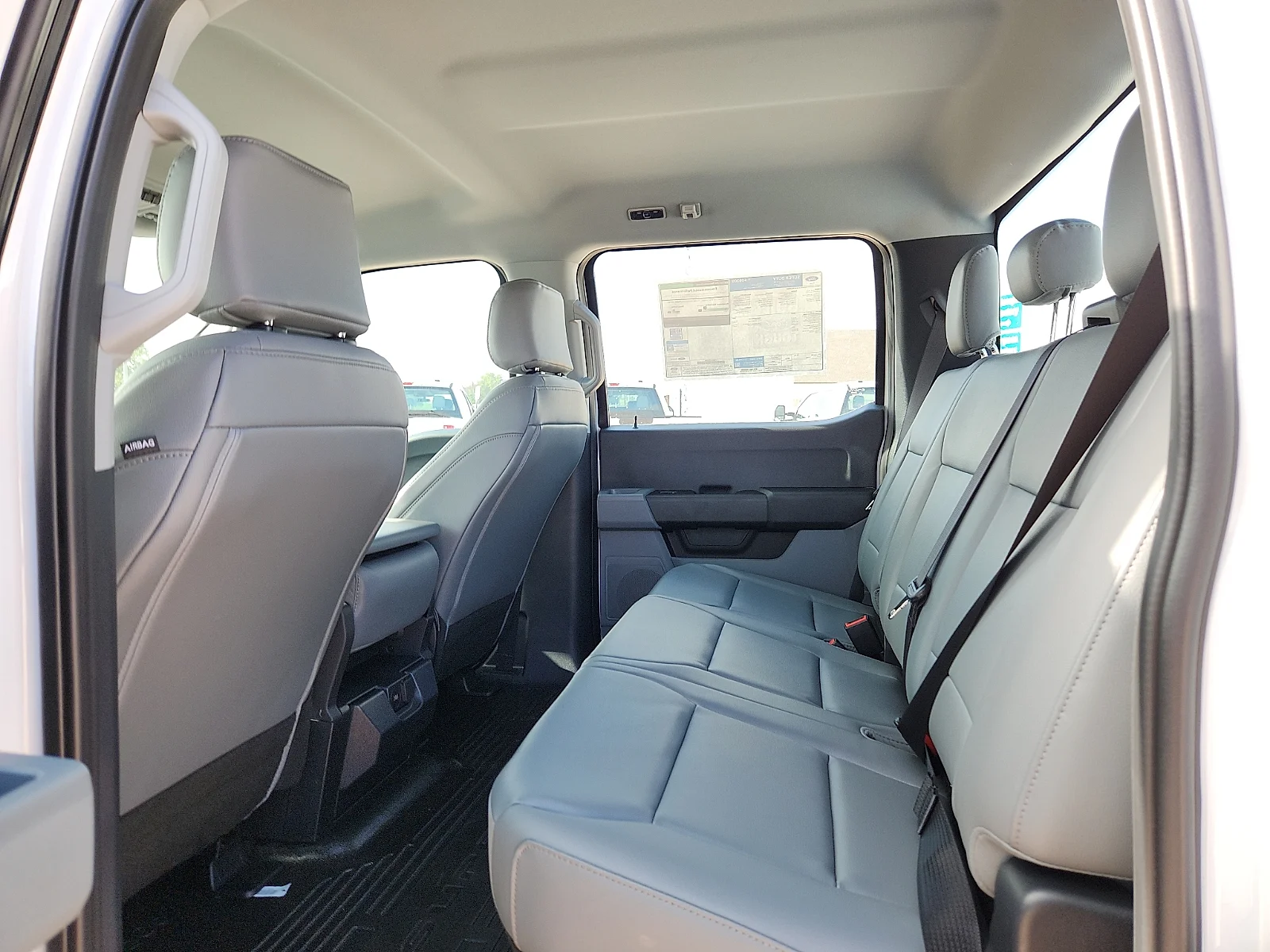 New 2026 Oxford White Ford XL image 18