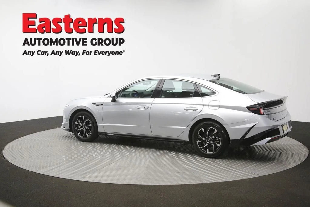 Used 2025 Silver Hyundai SEL image 65