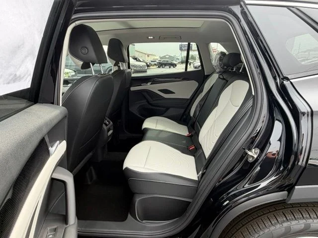 New 2026 Deep Black Pearl Volkswagen 2.0T SE image 16